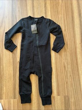 NWT, Little Bipsy, two way zip long sleeve romper, black, unisex size 2-3T